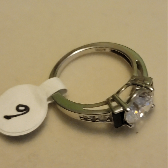 Sterling silver 925 cz ring size 6 - Picture 2 of 2